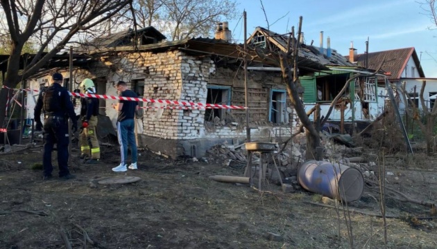 Raketenteile fallen auf Wohnhäuser in Dnipro herab:  Zwölf Menschen verletzt