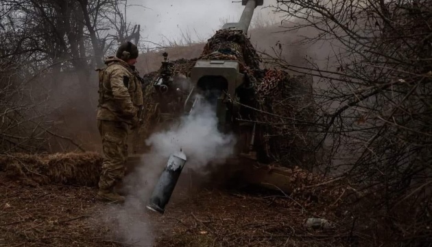 Ukrainian forces repel four Russian attacks near Krynky, four more near Staromaiorske