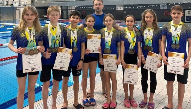 Юні українські стрибуни у воду тріумфально виступили на змаганнях у Польщі 