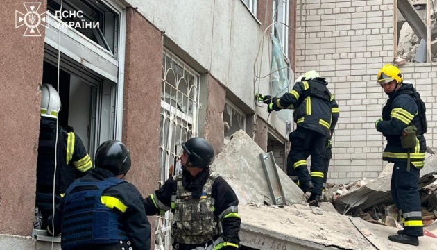 Russian missile attack damages 24 buildings in Chernihiv 
