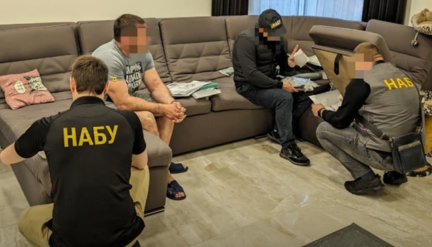 ВАКС заарештував екскерівника Чернівецької митниці за побиття журналістів