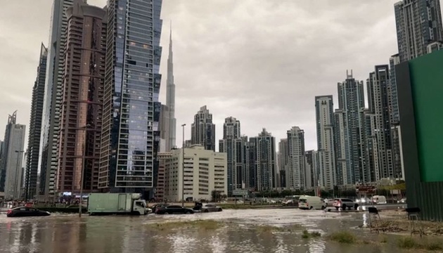 ОАЕ відновлюється після найсильнішого за останні 75 років шторму
