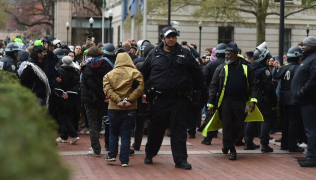 Поліція Нью-Йорка затримала сотню учасників пропалестинської акції 