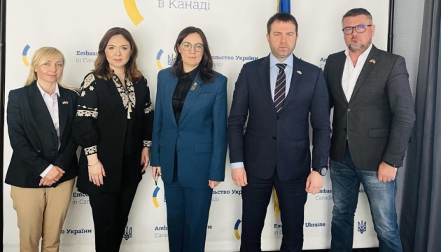 Українські депутати ознайомилися із військовою юстицією у Канаді