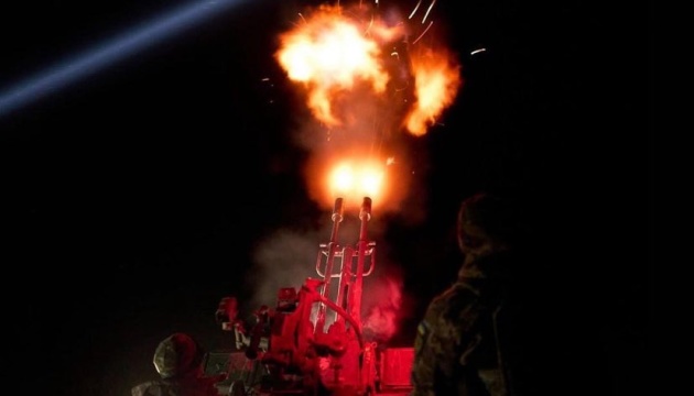 Siły obrony powietrznej zniszczyły 17 z 20 szahedów, którymi wróg zaatakował nocą Ukrainę

