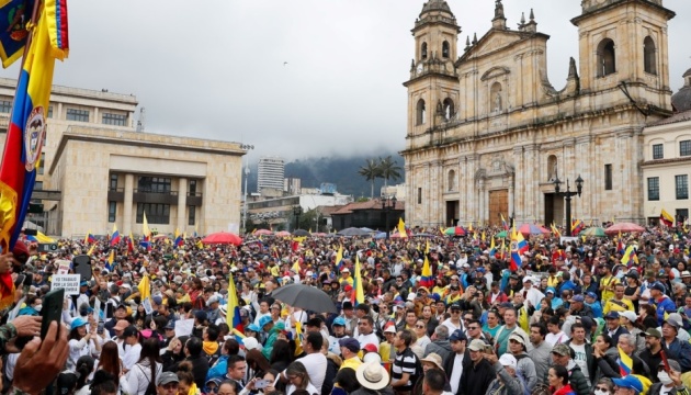 У Колумбії пройшли багатотисячні мітинги проти реформ президента Петро