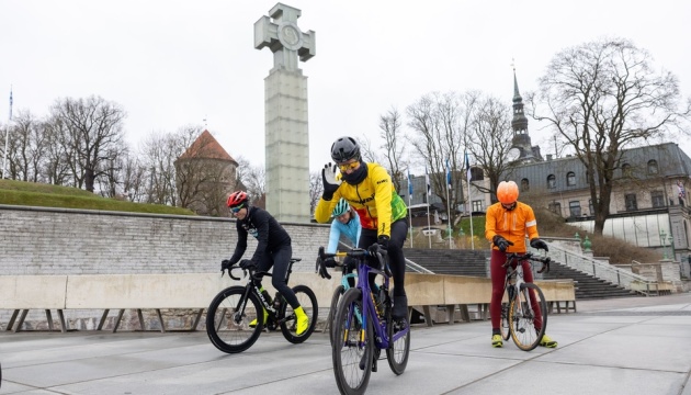 Естонський парламентарій вирушив у благодійний велопробіг Таллінн-Київ