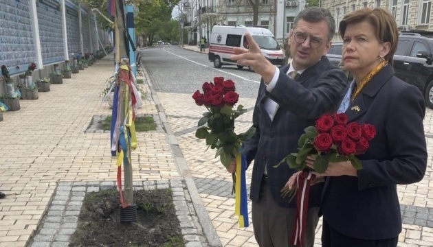 La nueva ministra de Asuntos Exteriores de Letonia llega a Ucrania