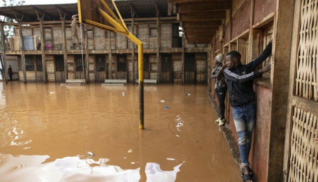 У Кенії через сильні дощі прорвало дамбу, десятки загиблих