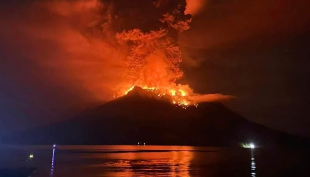 В Індонезії знову сталося виверження вулкана