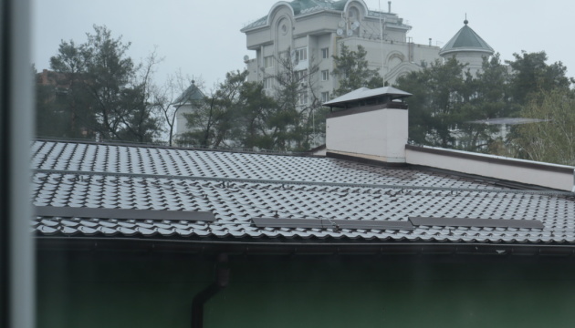 La station solaire sur le toit du lycée d'Irpin – pourquoi ce n'est pas seulement une question d'efficacité énergétique