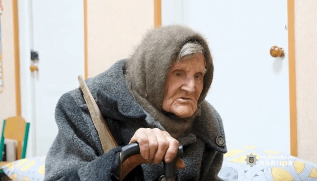 Une Ukrainienne de 98 ans a fait 10 km à pied pour quitter son village temporairement occupé par la Russie 