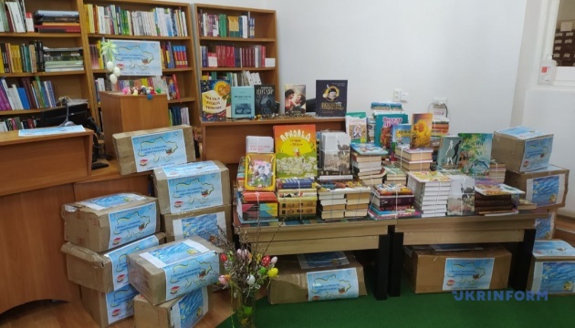 Тернопільщина зібрала для бібліотек Чорнобаївської громади понад 1200 книг