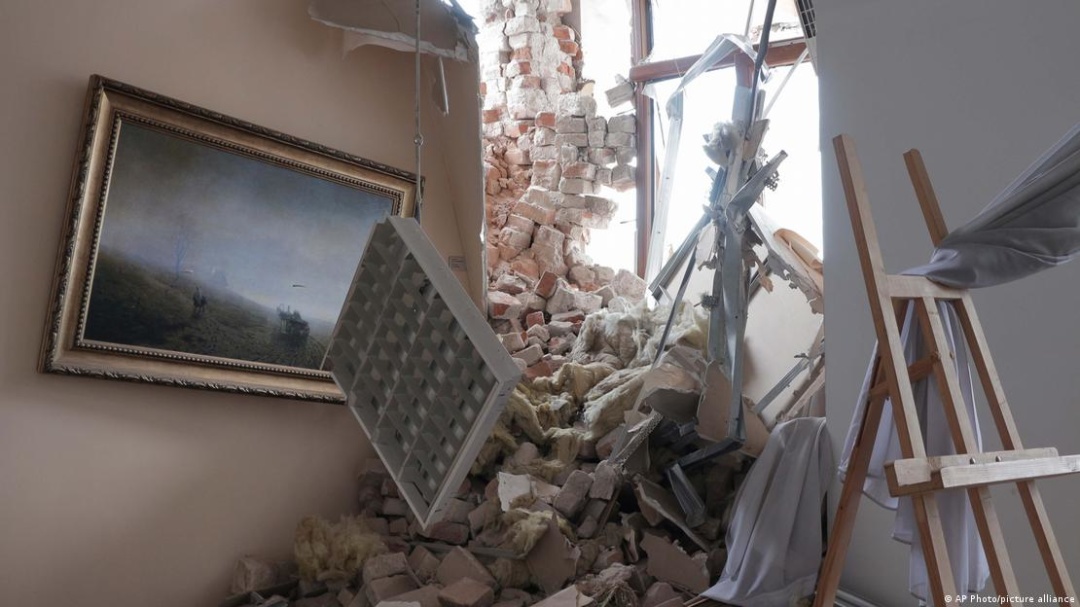 Руйнування в музеї Куїнджі в Маріуполі, квітень 2022 . AP Photo / picture alliance