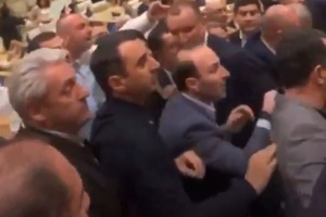 У парламенті Грузії перед розглядом закону про «іноагентів» сталася бійка
