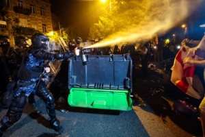 Протести у Грузії: кількість госпіталізованих зросла до 15, двох людей затримали