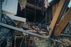 Region Sumy unter massivem Beschuss russischer Armee: Wohnhäuser, ein Krankenhaus und Autos beschädigt   