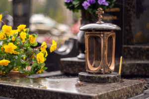 На деокупованій Харківщині рекомендують не відвідувати кладовища на Великодні свята