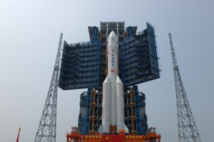 Китай запустив зонд на зворотний бік Місяця