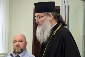 Суд відправив митрополита УПЦ МП Луку під нічний домашній арешт