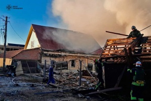 Через атаку РФ пошкоджені близько 30 житлових будинків, транспорт і пожежна частина - МВС