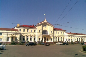 Kherson railway station comes under Russian fire