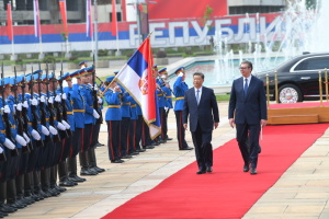Сі Цзіньпін прибув до Сербії у річницю атаки НАТО на посольство Китаю