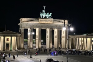Russian propaganda creates video fakes about May 9 symbols in Berlin and New York