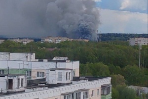 Під Москвою спалахнула велика пожежа на складі будматеріалів