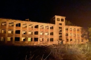 Selydové bombardé par les troupes russes : des immeubles et un établissement d'enseignement endommagés