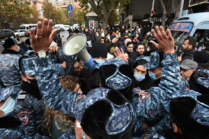 На антиурядових протестах у Єревані затримали понад 150 людей