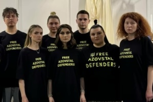 Organizadores de Eurovisión multan a los ucranianos por camisetas con la inscripción Free Azovstal Defenders