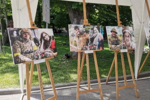 У Вінниці представили візуальні історії загиблих захисників Маріуполя та їхніх матерів