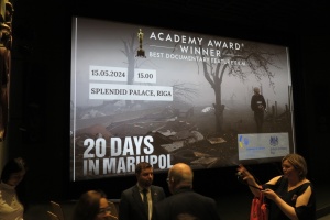 Посольства України та Великої Британії провели в Ризі показ фільму «20 днів у Маріуполі»