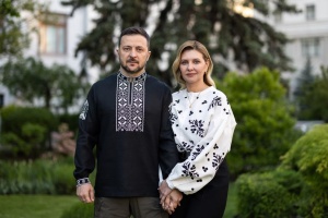 Президент із дружиною привітали українців з Днем вишиванки
