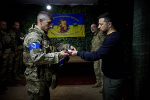 Zelensky condecora a los soldados de la 92ª Brigada de Asalto en Járkiv