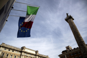 В Італії пропонують зняти прапори ЄС з державних будівель