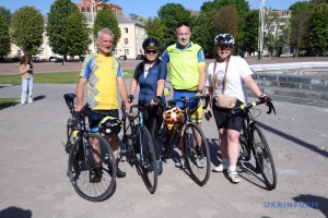 Учасники велопробігу ветеранів війни приїхали у Хмельницький