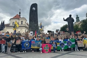 Rallies in support of Mariupol defenders held in Lviv and Zaporizhzhia
