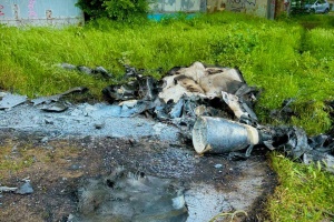 Restos de los drones derribados caen en un barrio residencial de Odesa y dañan un edificio administrativo en la región
