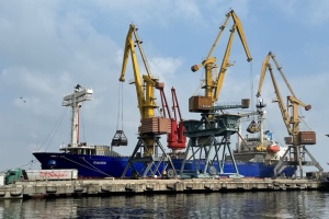 Морські порти України у квітні обробили 10 мільйонів тонн вантажів