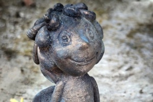 La mini-sculpture Maya l'Abeille inaugurée à Uzhgorod