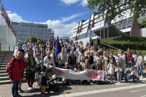 Українці та французи взяли участь у Марші вишиванок у Страсбурзі