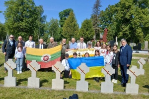Відбулося освячення могили українця Ресековського, який загинув за свободу Литви