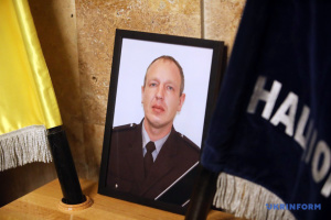 У Харкові попрощалися з поліцейським, який загинув у Вовчанську під час евакуації цивільних