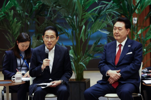 У Сеулі проходить саміт лідерів Південної Кореї, Японії та Китаю