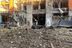 Через обстріли РФ за добу на Харківщині є поранені, пошкоджені будинки і техніка