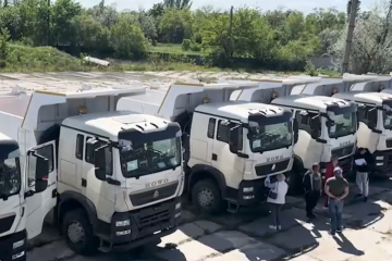 Kherson region receives 25 dump trucks from UNDP