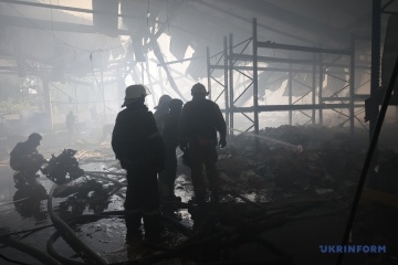 Angriff auf Unternehmen in Charkiw: Sieben Menschen getötet, Zahl der Verletzten auf 20 gestiegen