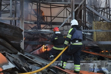 Luftangriff auf Baumarkt in Charkiw: Opferzahl steigt auf 12, 43 Menschen verwundet